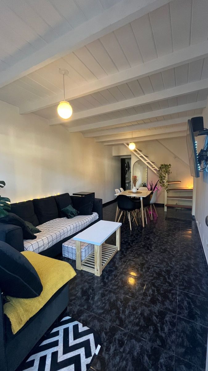 EXCELENTE DUPLEX DE TRES AMBIENTES — foto 2