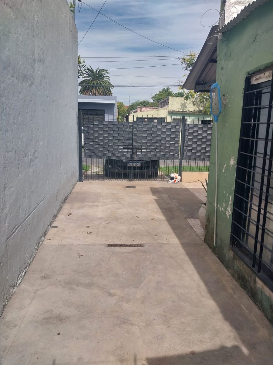 VENTA DE CASA EN LOTE PROPIO, 200 mts DE AV. VERGARA - 8