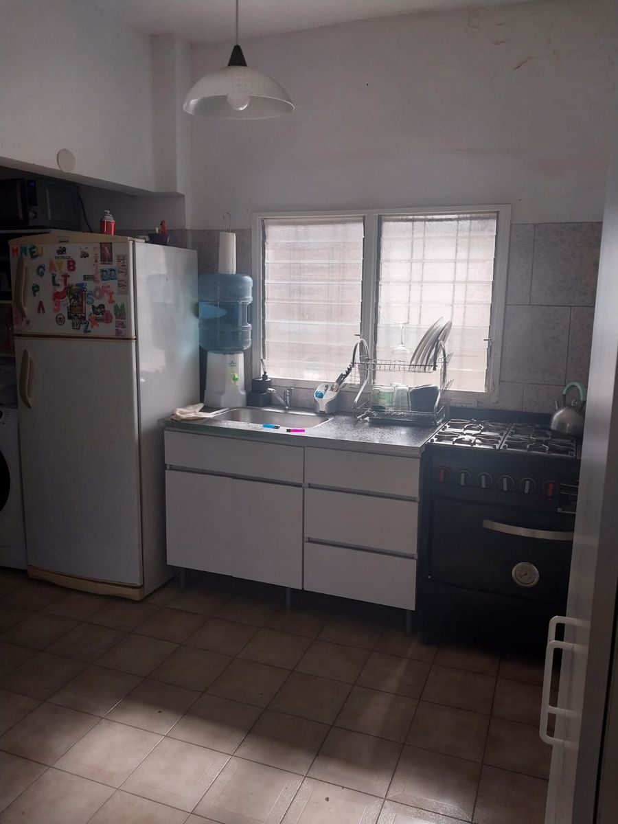 VENTA DE CASA EN LOTE PROPIO, 200 mts DE AV. VERGARA - 9