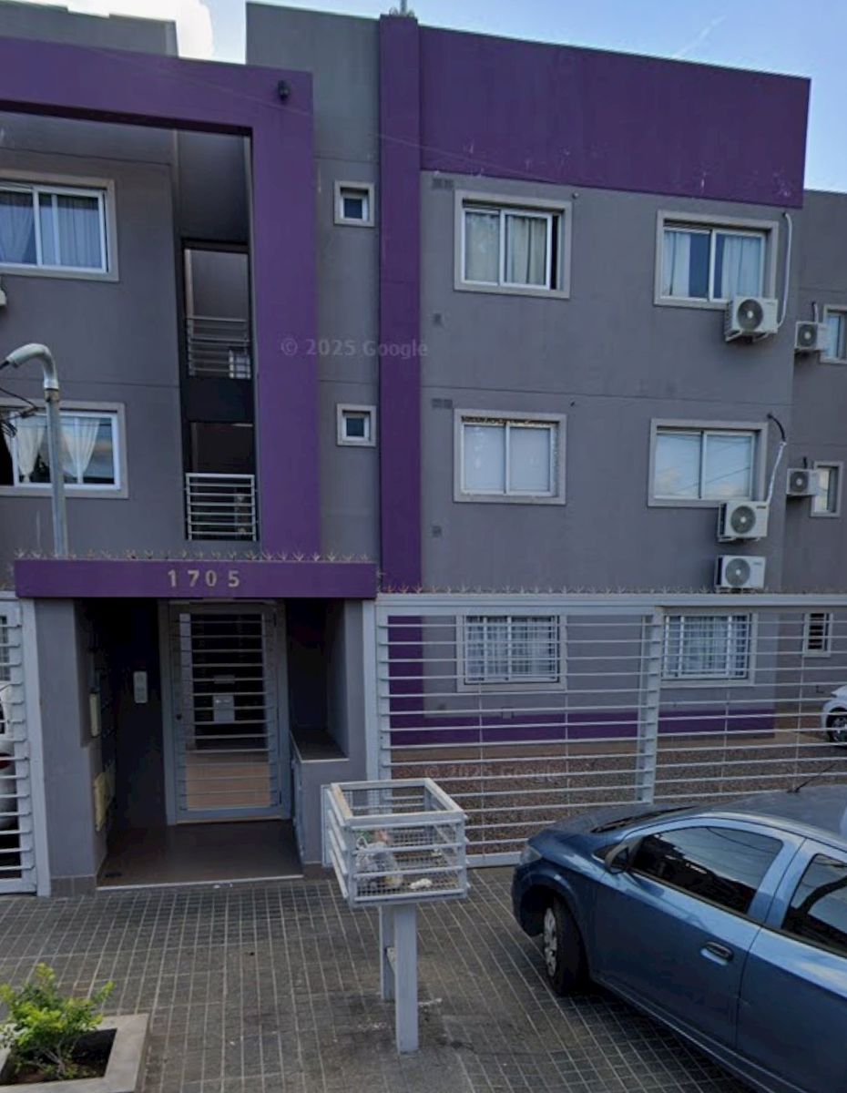 Departamento dos ambientes,terraza y cochera propia - 2