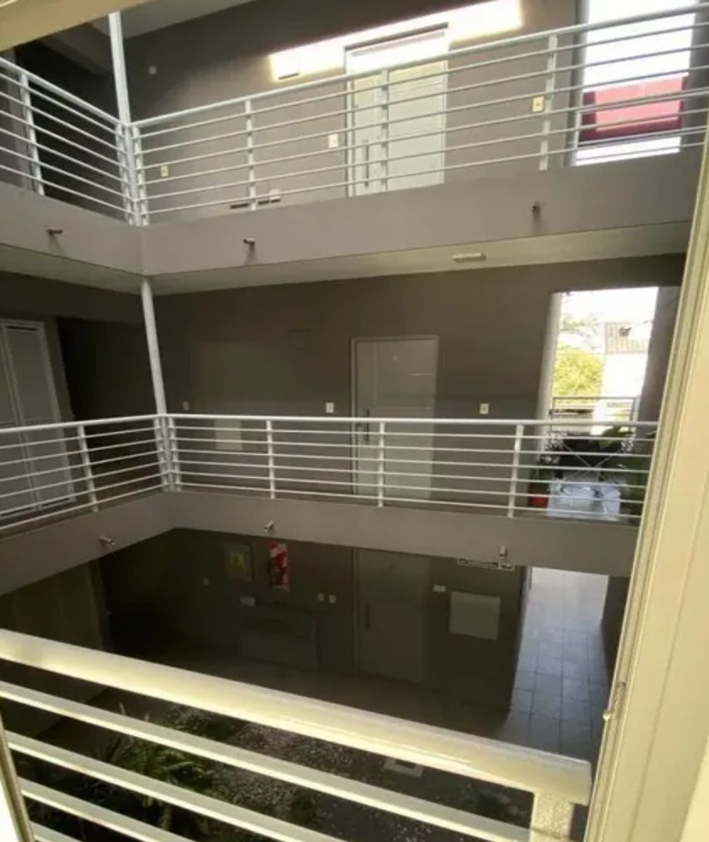 Departamento dos ambientes,terraza y cochera propia - 4
