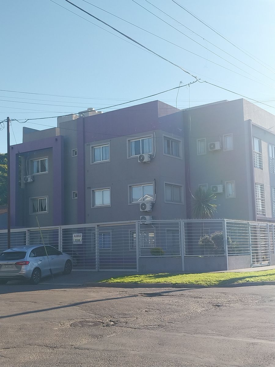 Departamento dos ambientes,terraza y cochera propia - 15
