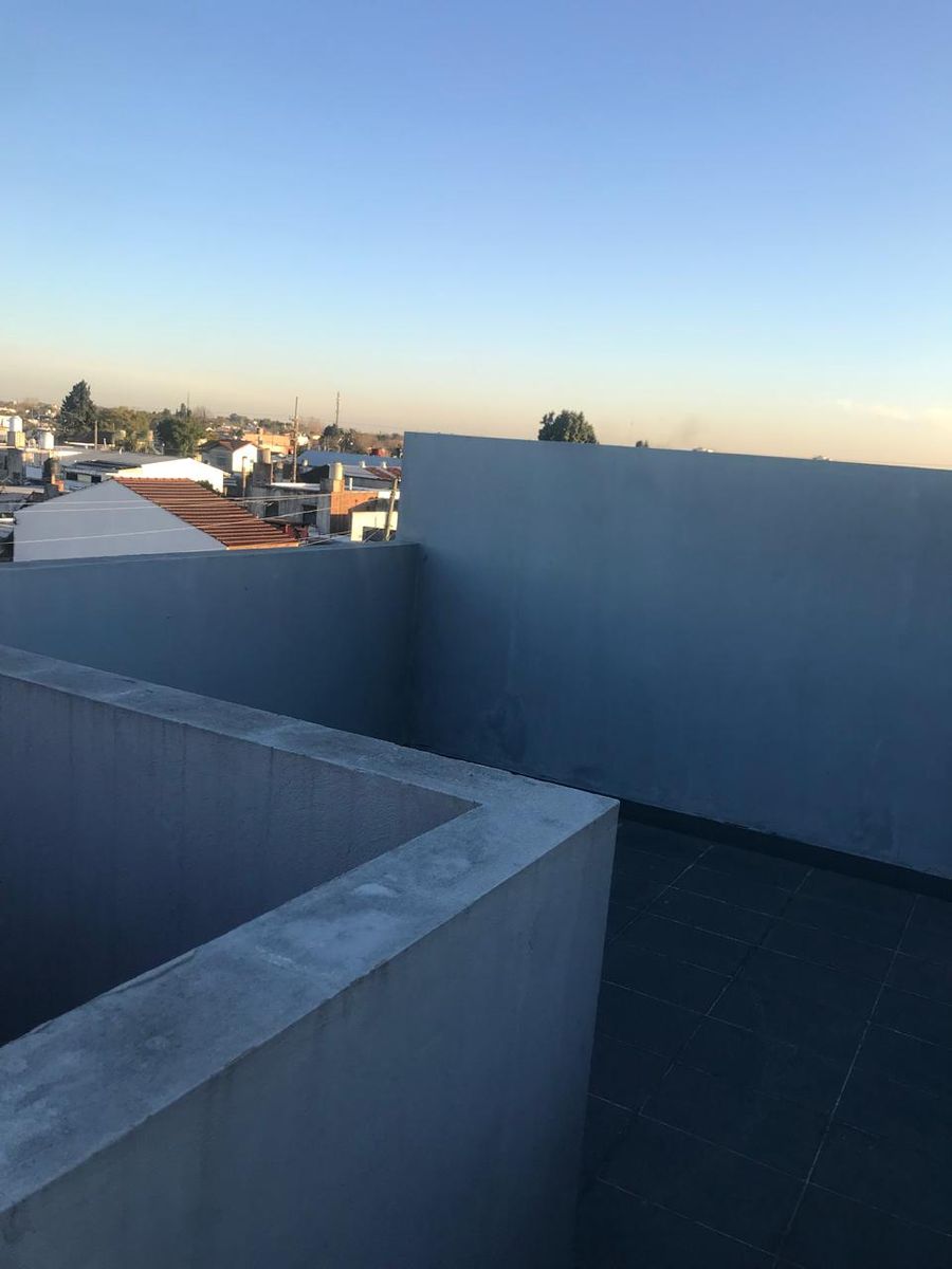 Departamento dos ambientes,terraza y cochera propia - 16