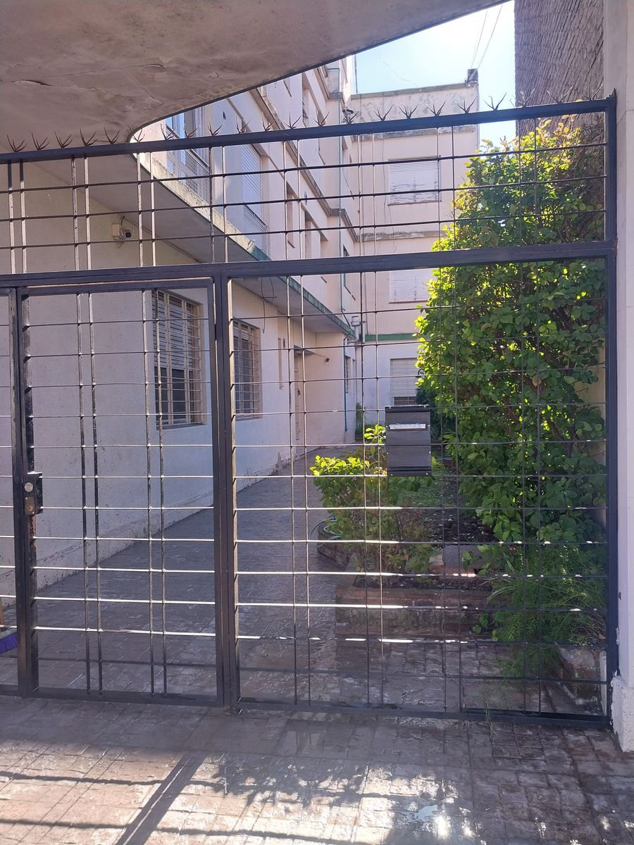 Castelar Centro 4 ambientes amplios, viví con espacio — foto 3