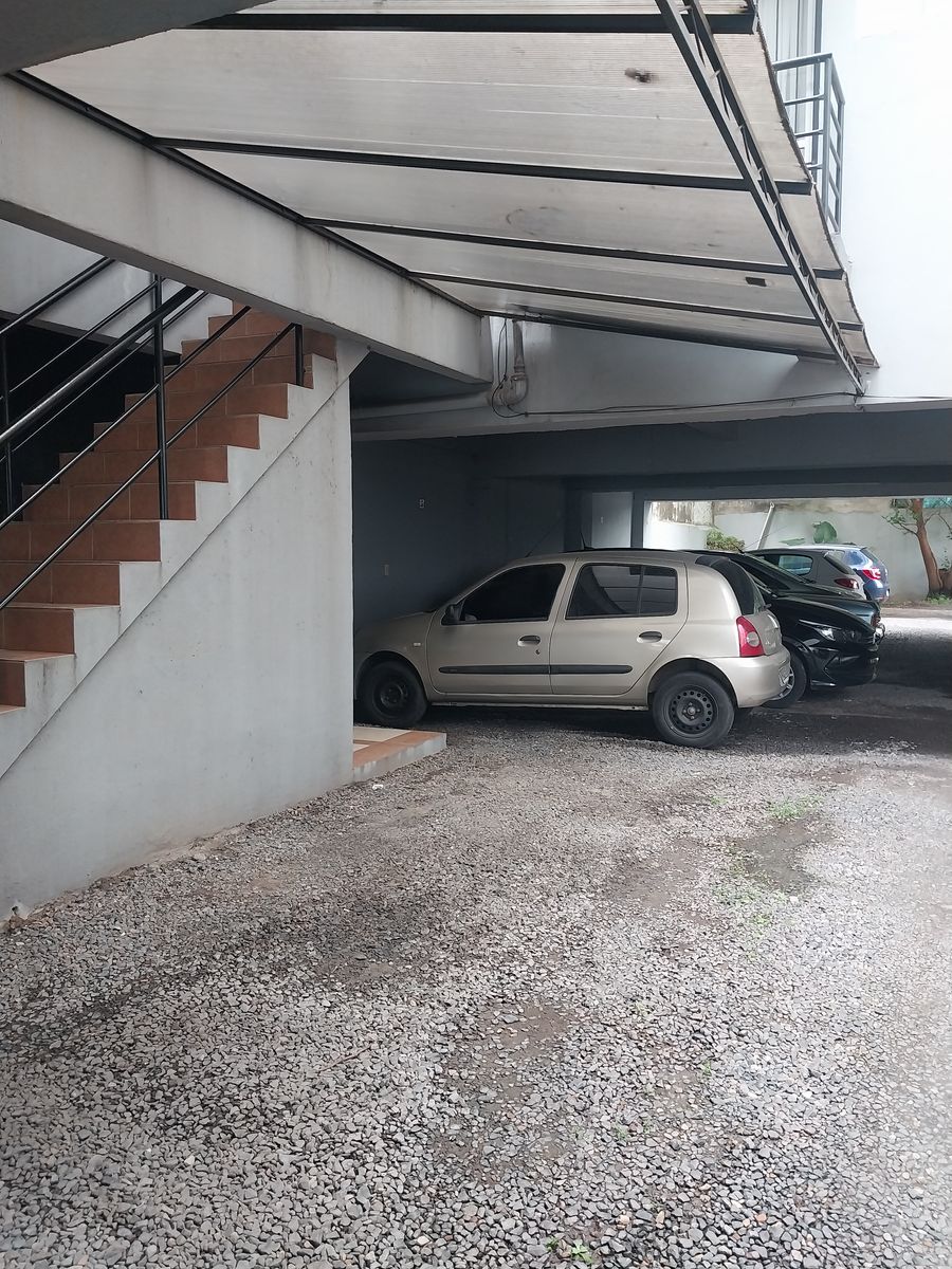 Venta de cochera centro de Moron. - 1