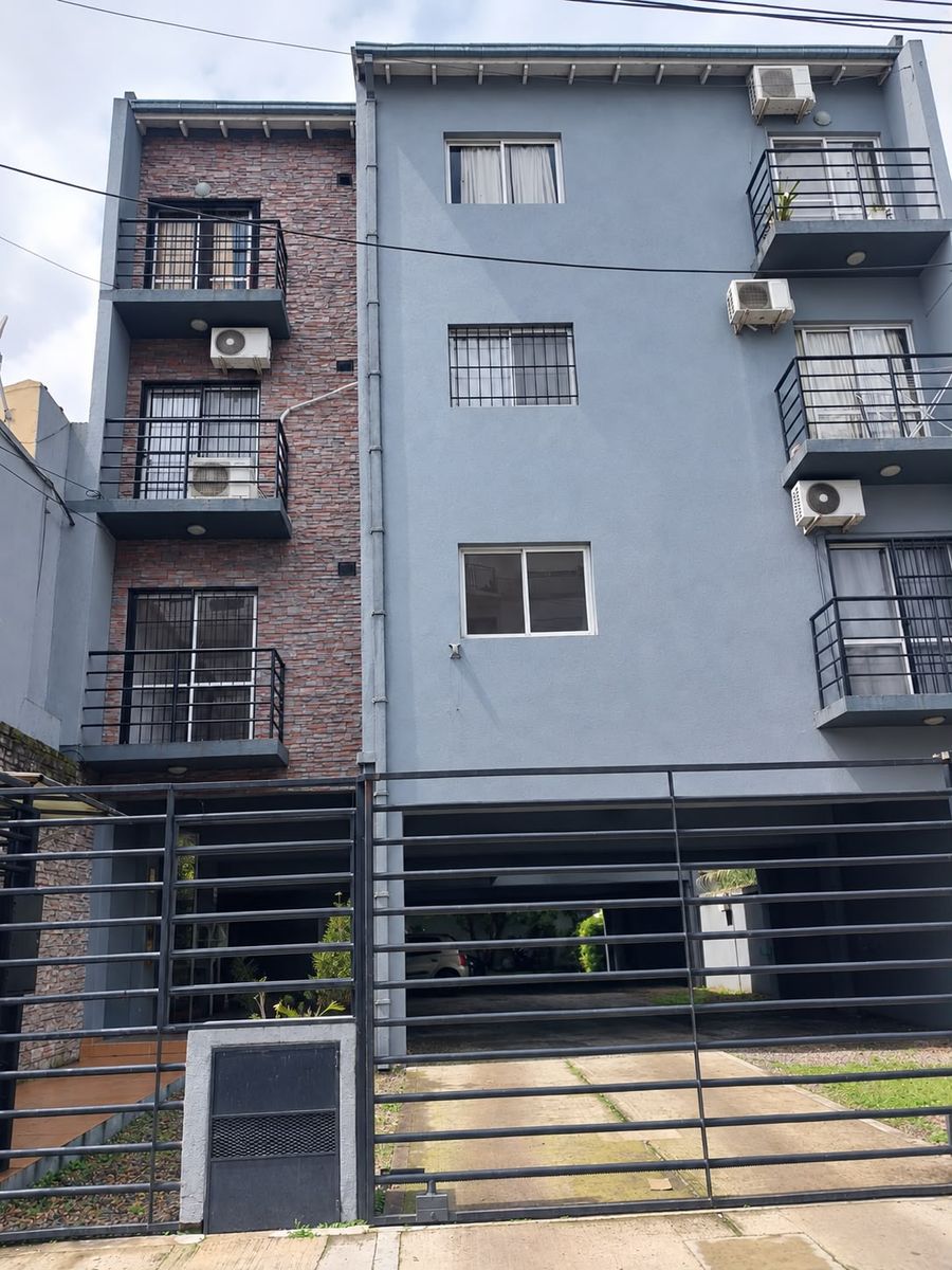 Venta de cochera centro de Moron. - 2
