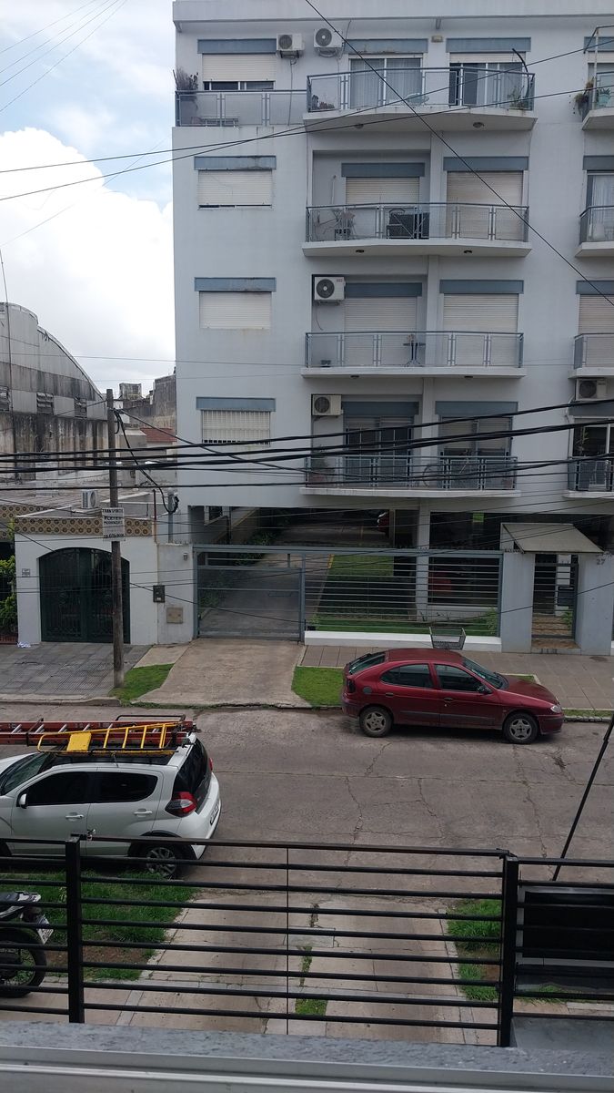 Venta de cochera centro de Moron. - 3