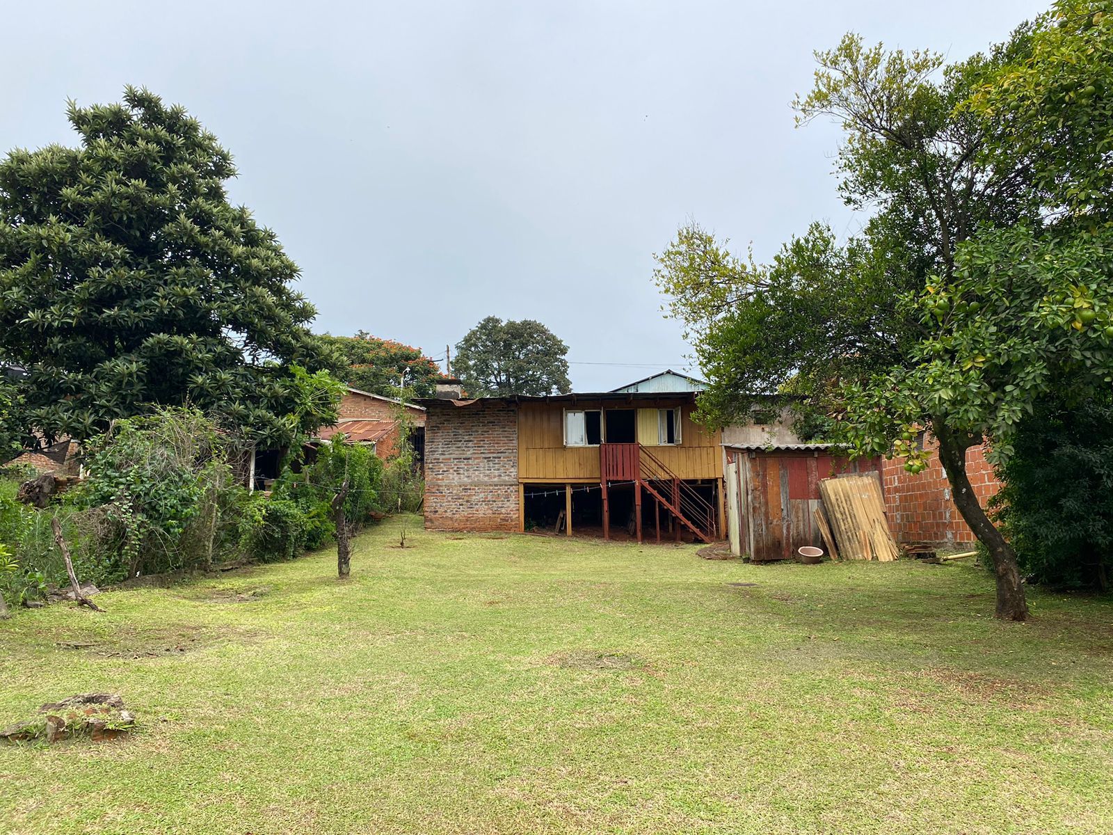 Casa Con Amplio Terreno 622m2 En Venta Centro Oberá Misiones - 2