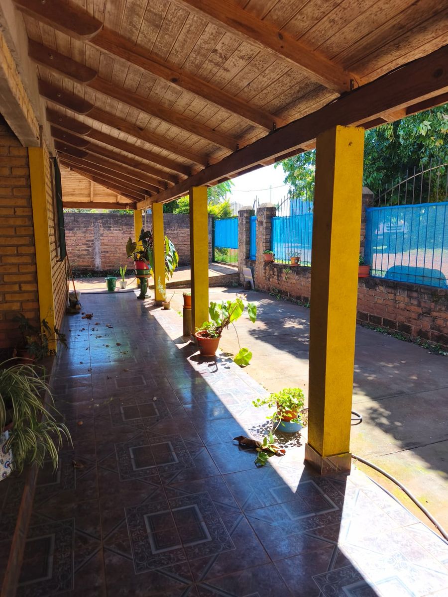 OPORTUNIDAD - CASA EN VENTA EN LOS HELECHOS-OBERA - 2