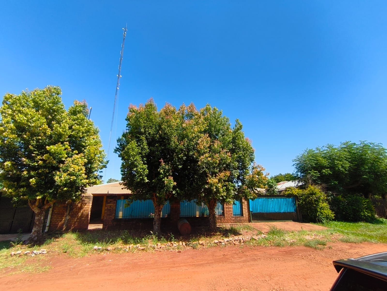 OPORTUNIDAD - CASA EN VENTA EN LOS HELECHOS-OBERA - 3