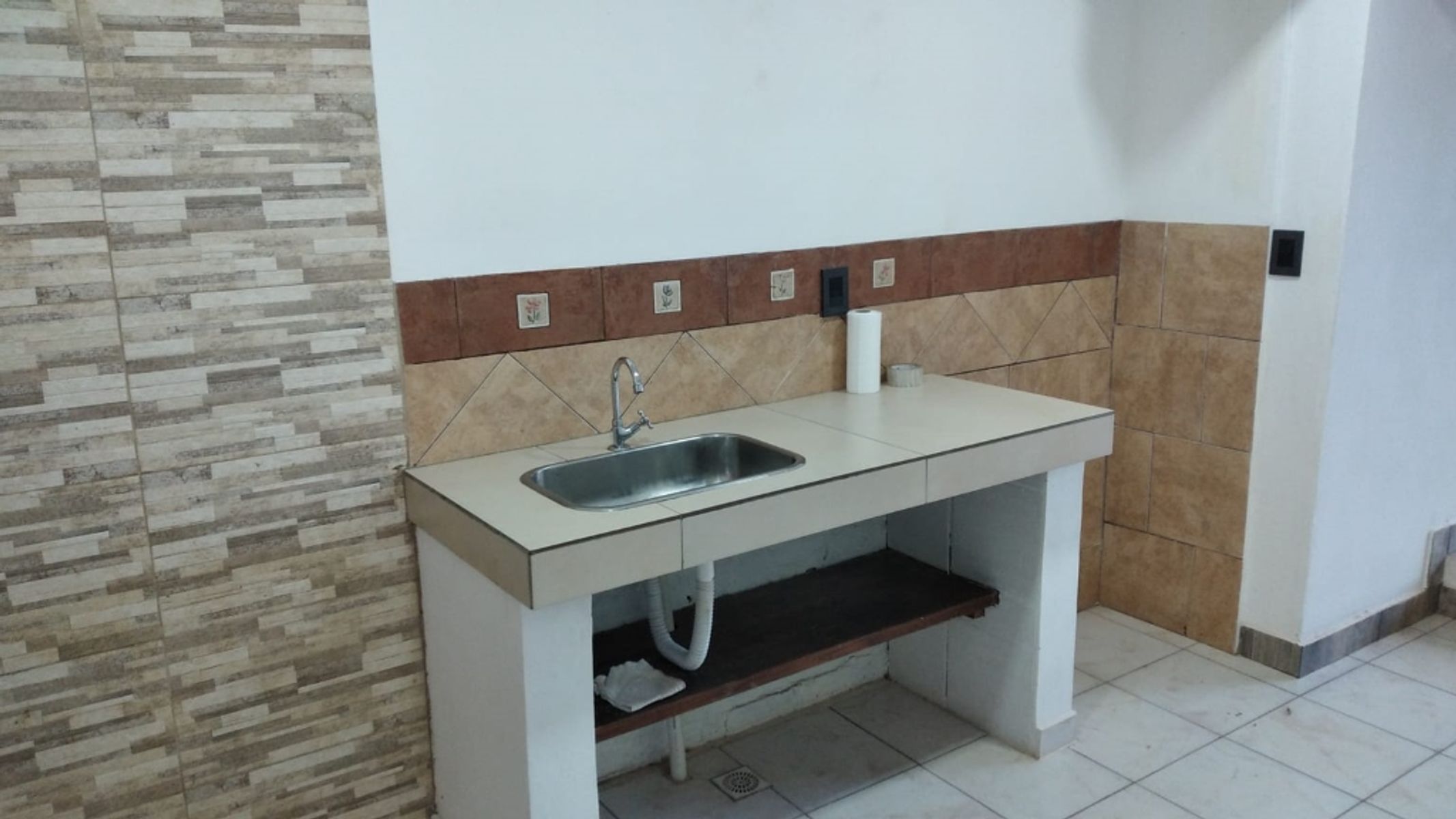 ALQUILER - Casa familiar- 2 Habitaciones - 2