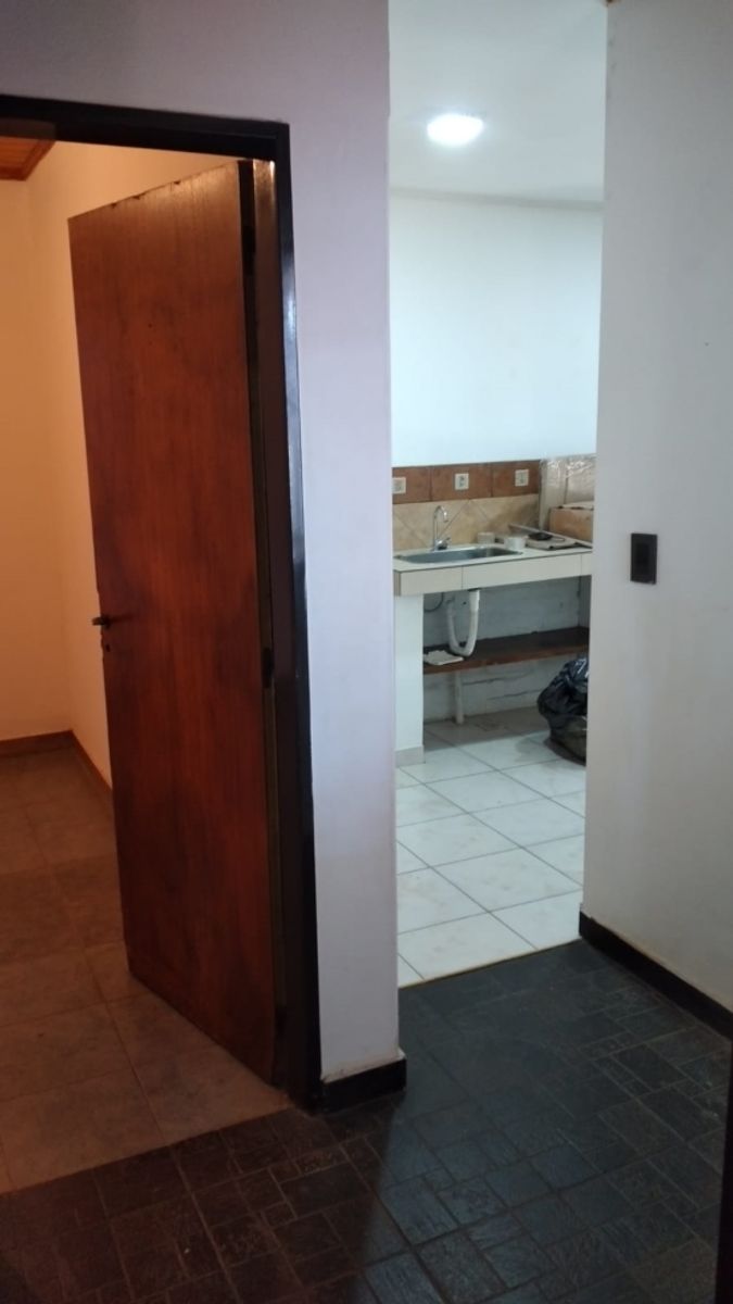 ALQUILER - Casa familiar- 2 Habitaciones - 4