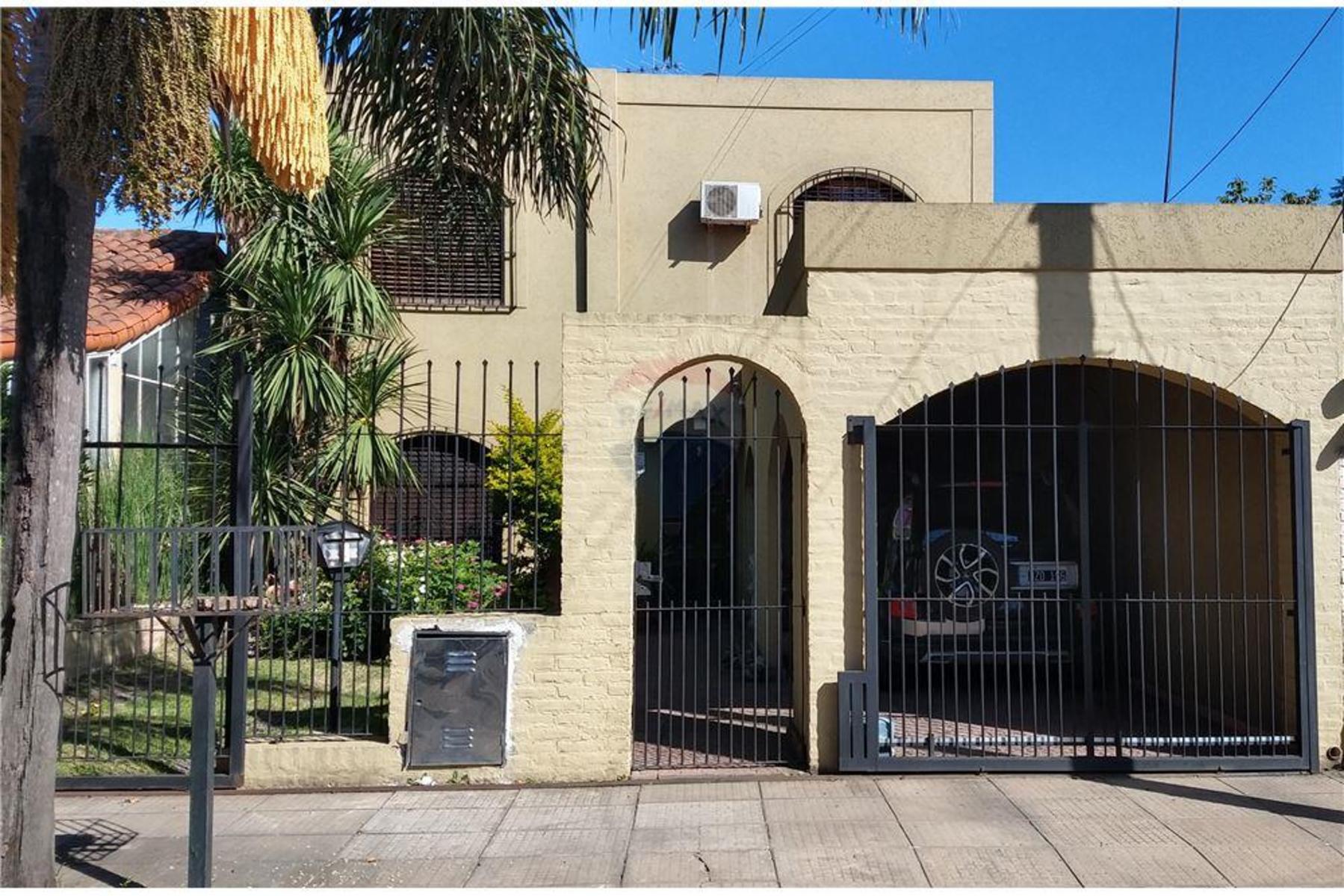 GRAN CASA CON PILETA EN PADUA