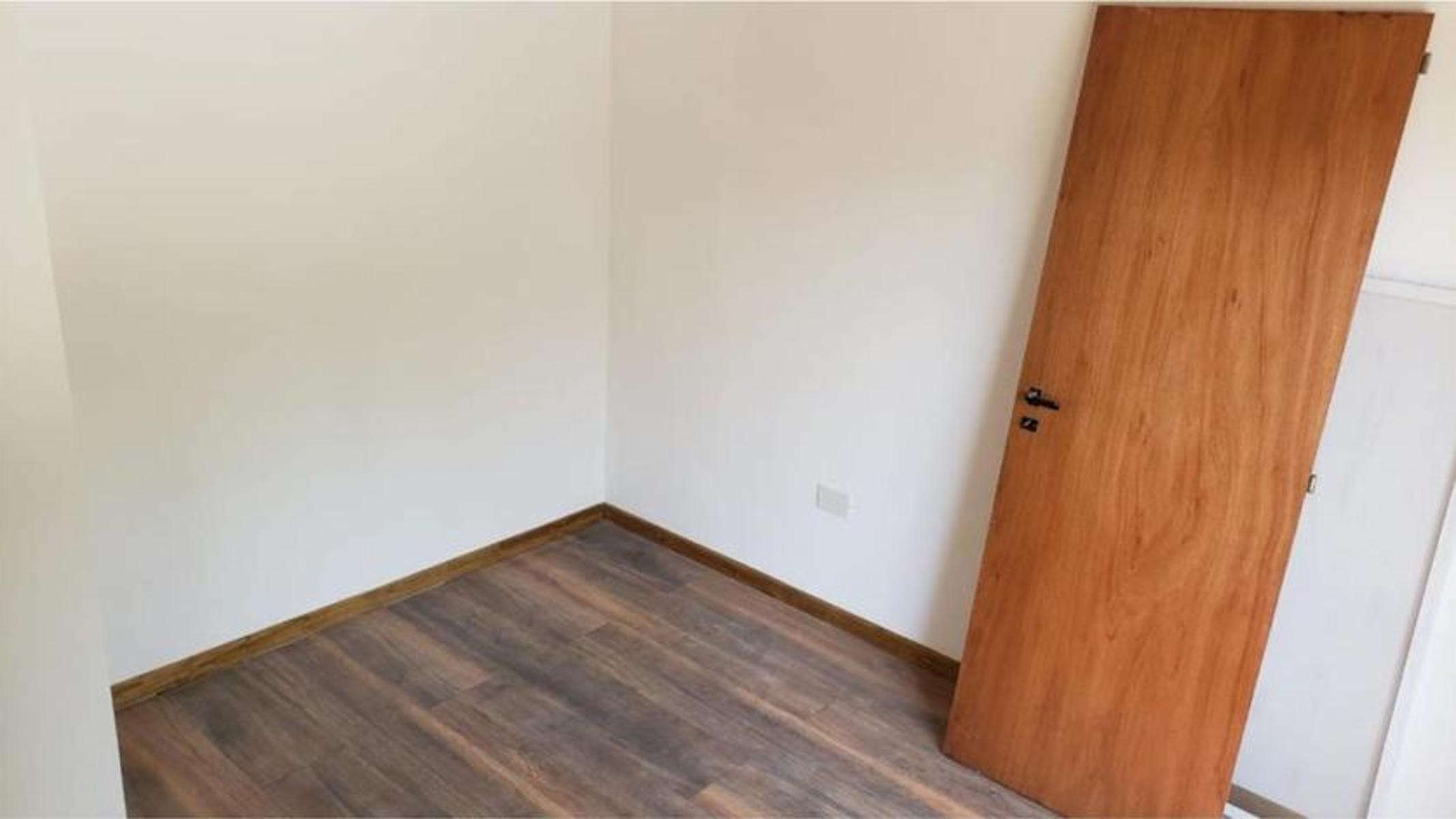DUPLEX 3 AMB. CON COCHERA Y PATIO A ESTRENAR — foto 3