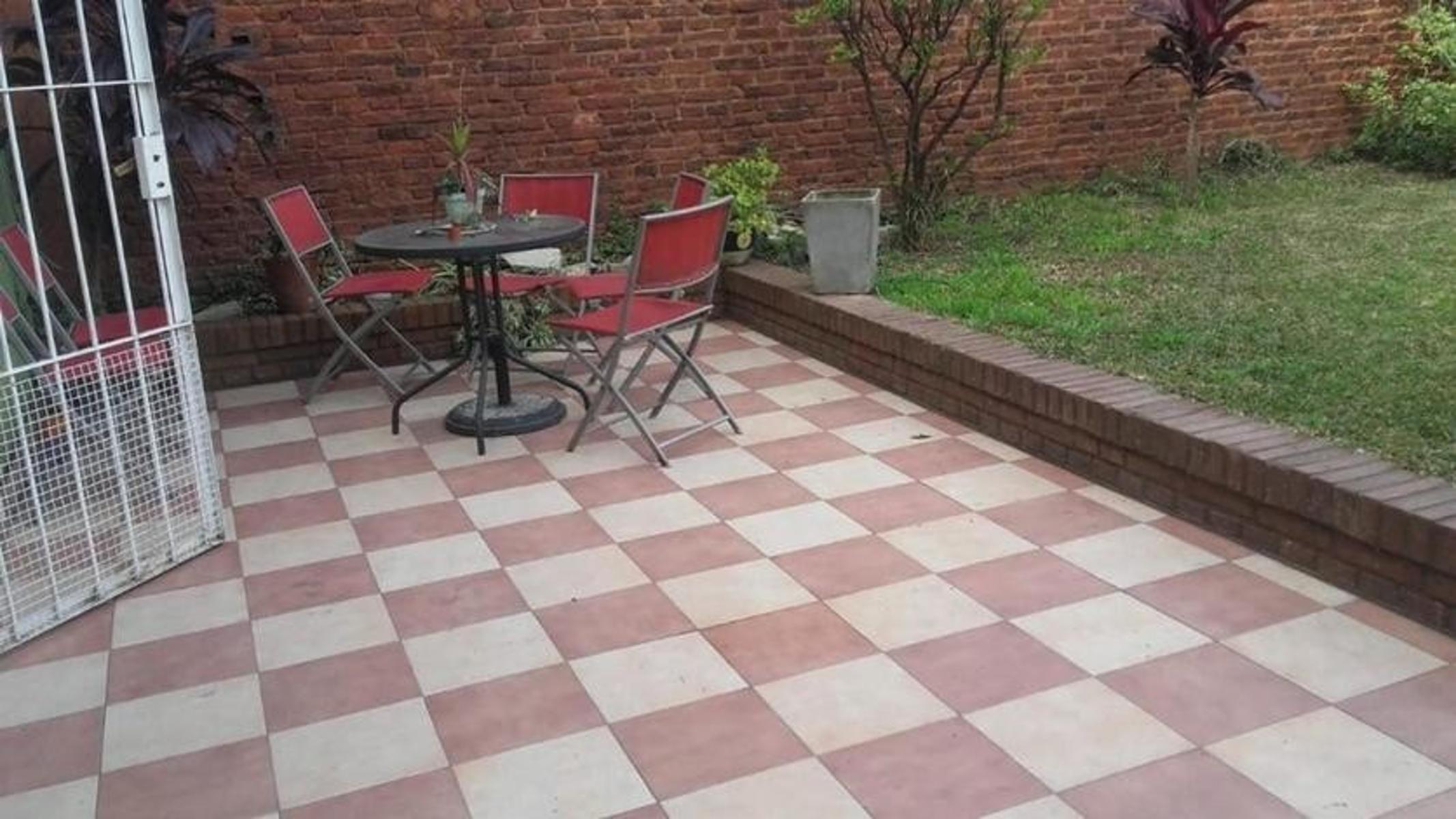 Espectacular casa 6 amb. con en la mejor zona de Haedo — foto 2