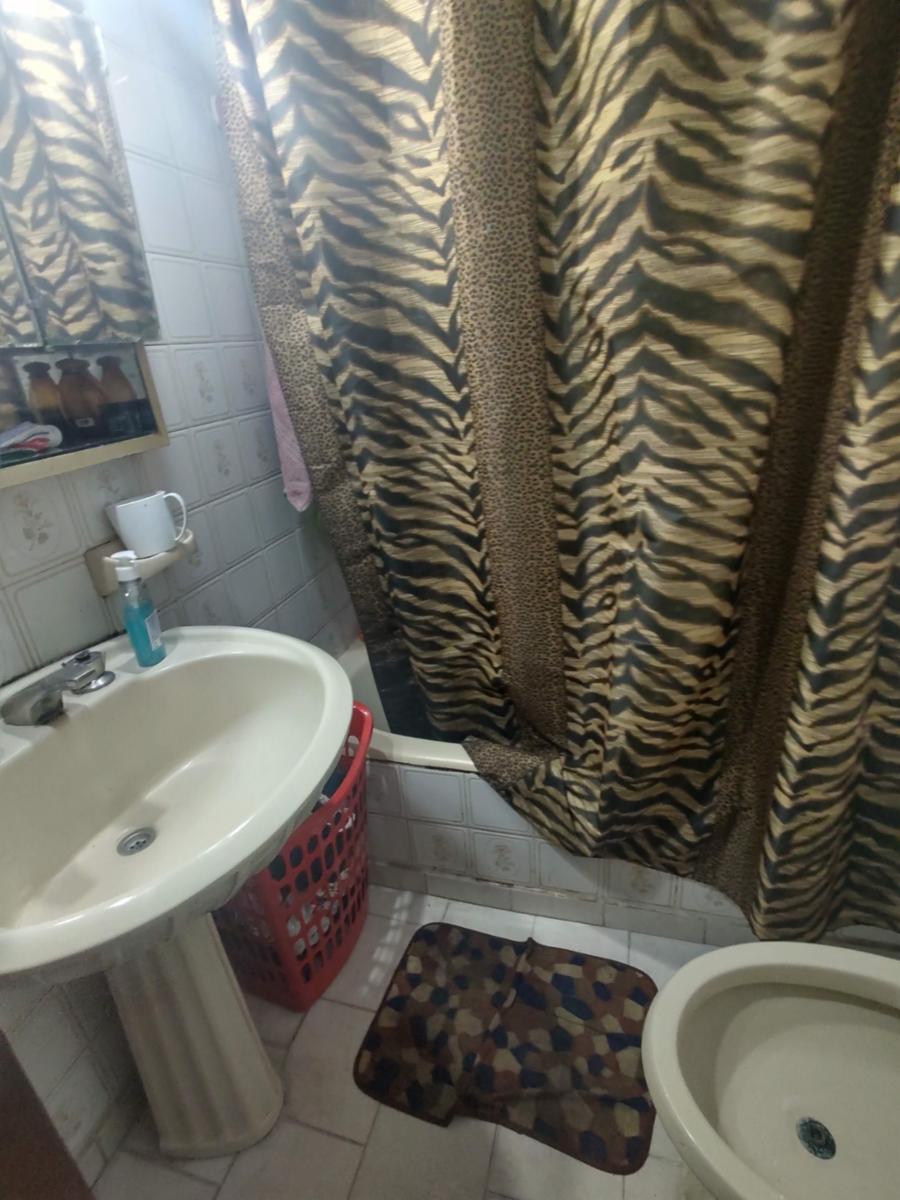 CHALET EN DOS PLANTAS EN EXCELENTE ZONA EN CASTELAR — foto 12