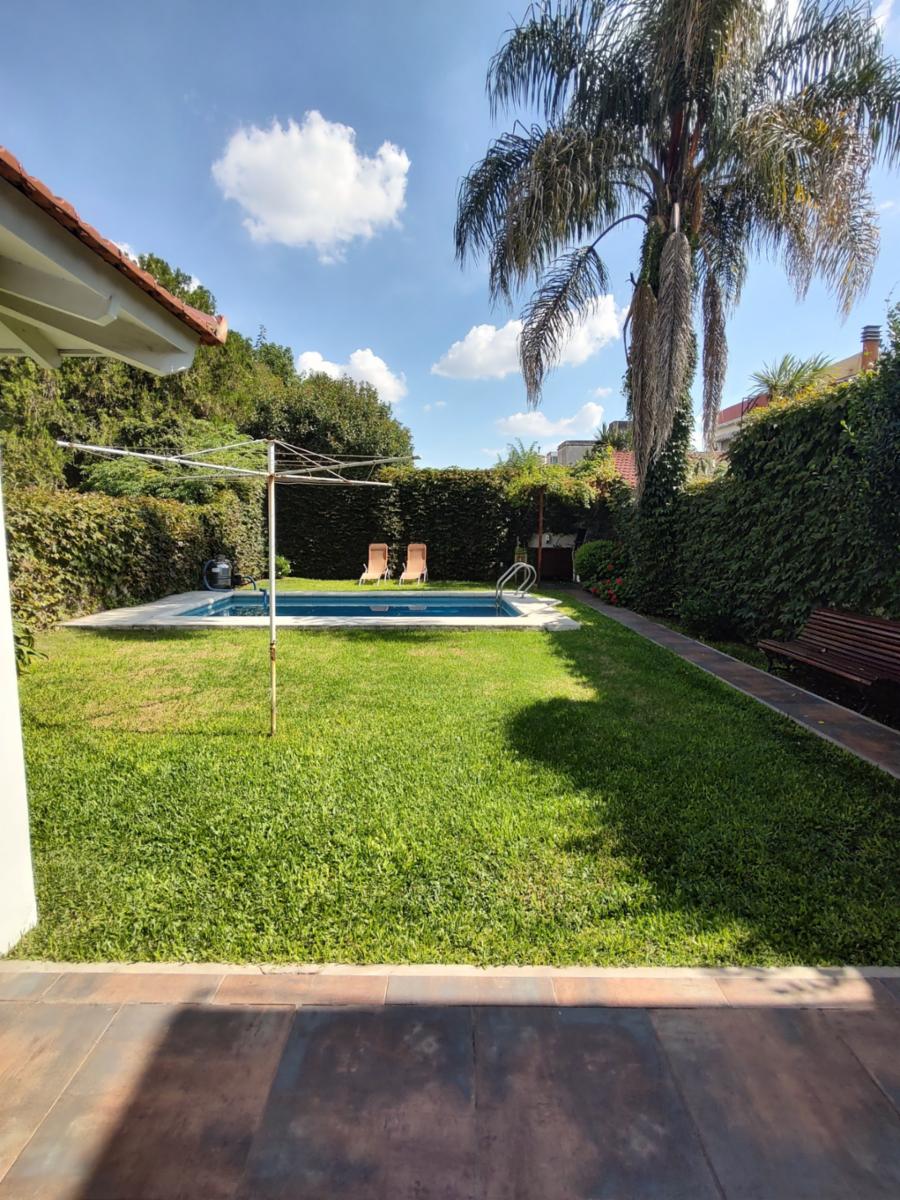 HERMOSO Y AMPLIO CHALET 6 AMB. CON GRAN FONDO CON PISCINA. — foto 10