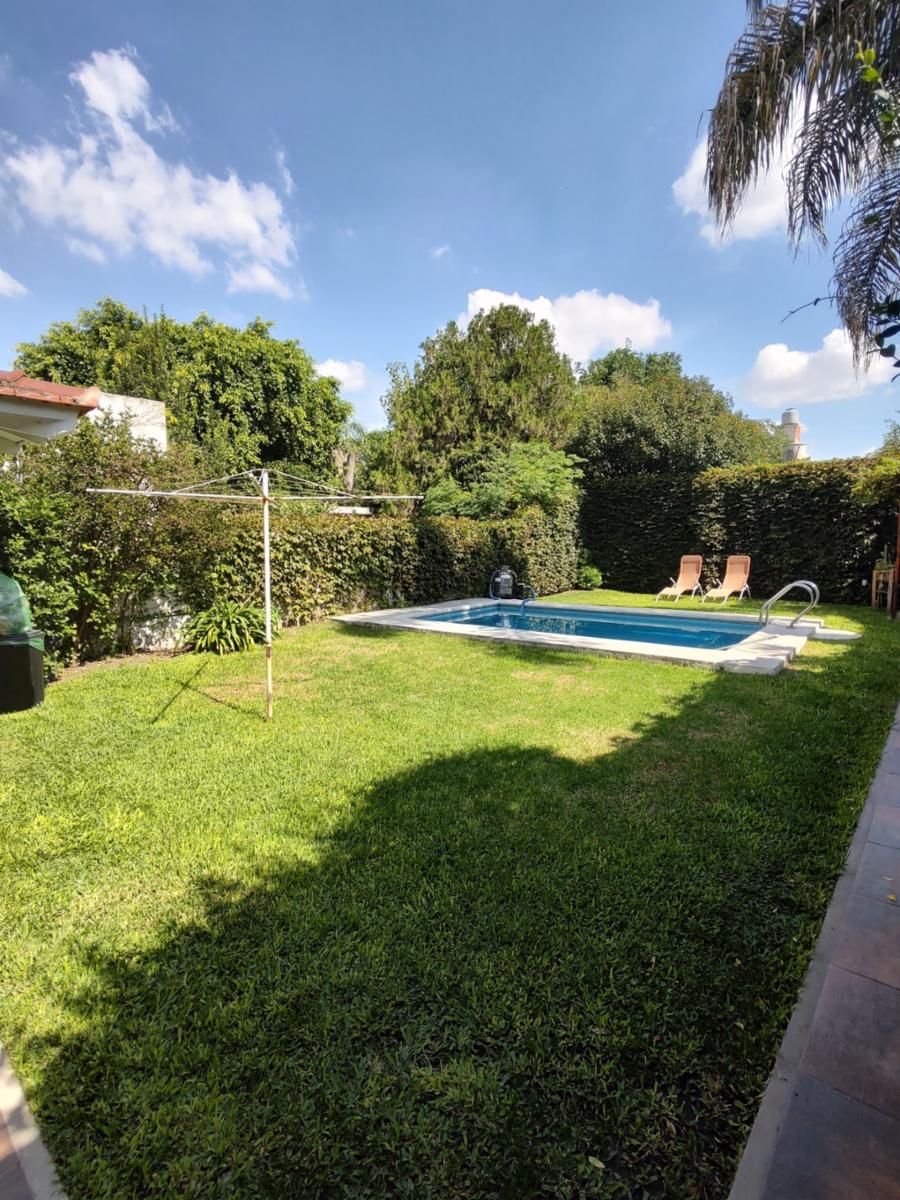 HERMOSO Y AMPLIO CHALET 6 AMB. CON GRAN FONDO CON PISCINA. — foto 11