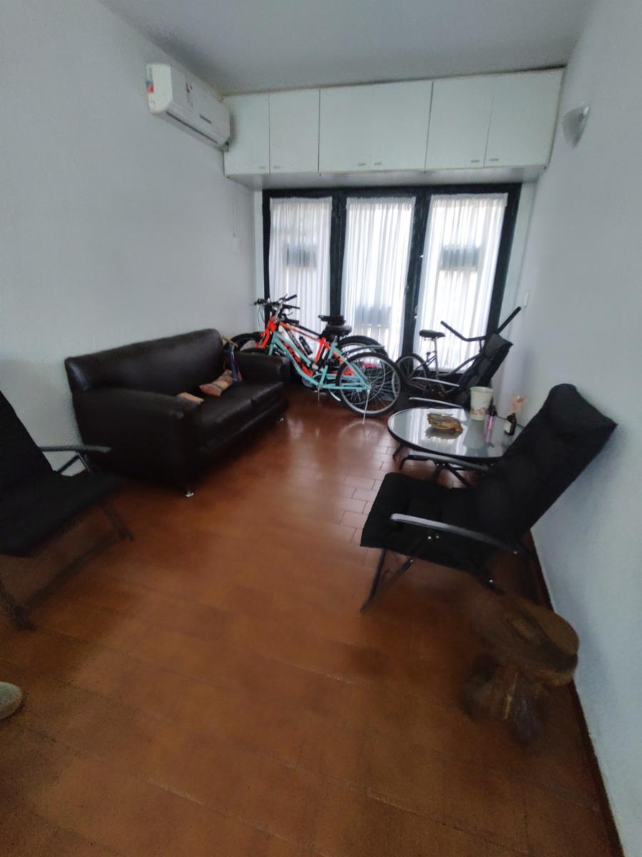 HERMOSO Y AMPLIO CHALET 6 AMB. CON GRAN FONDO CON PISCINA. — foto 13