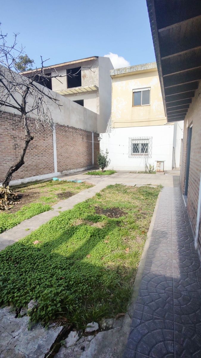 Casa Americana De 5 Ambientes Con Cochera — foto 15