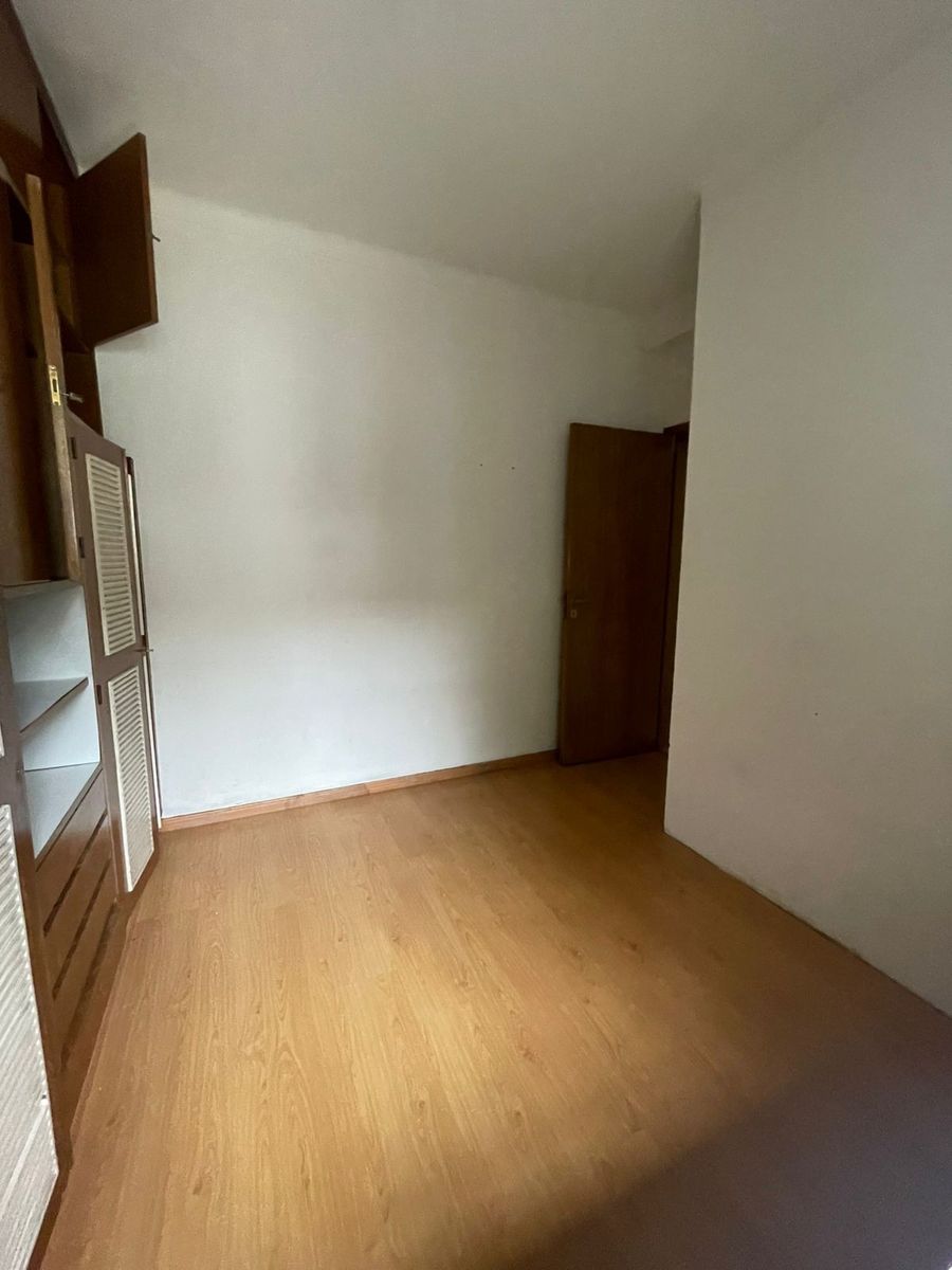 Casa con jardín y cochera - Oportunidad para modernizar — foto 7