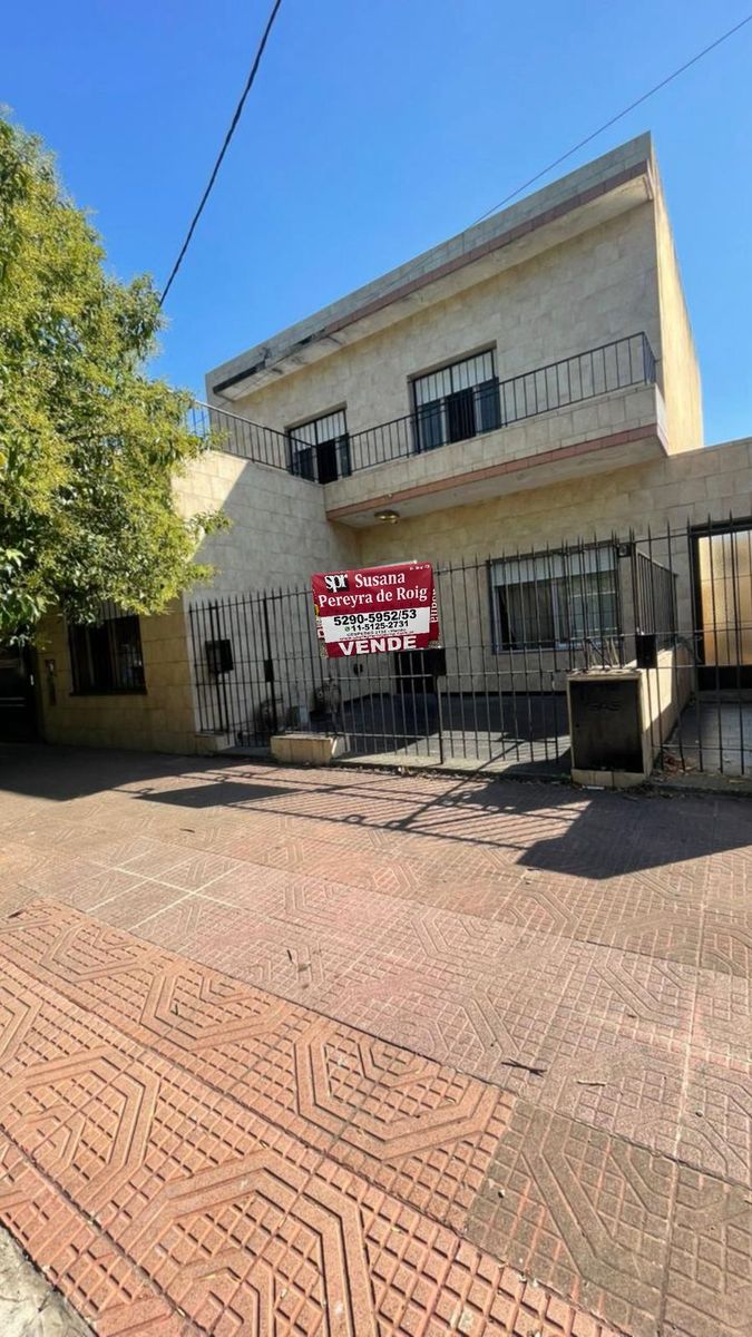 Casa con Galpon en Haedo