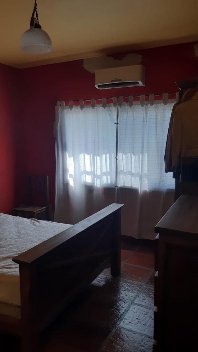 VILLA LUZURIAGA - Excelente Casa Americana 3 Amb sobre lote 10x30 — foto 4