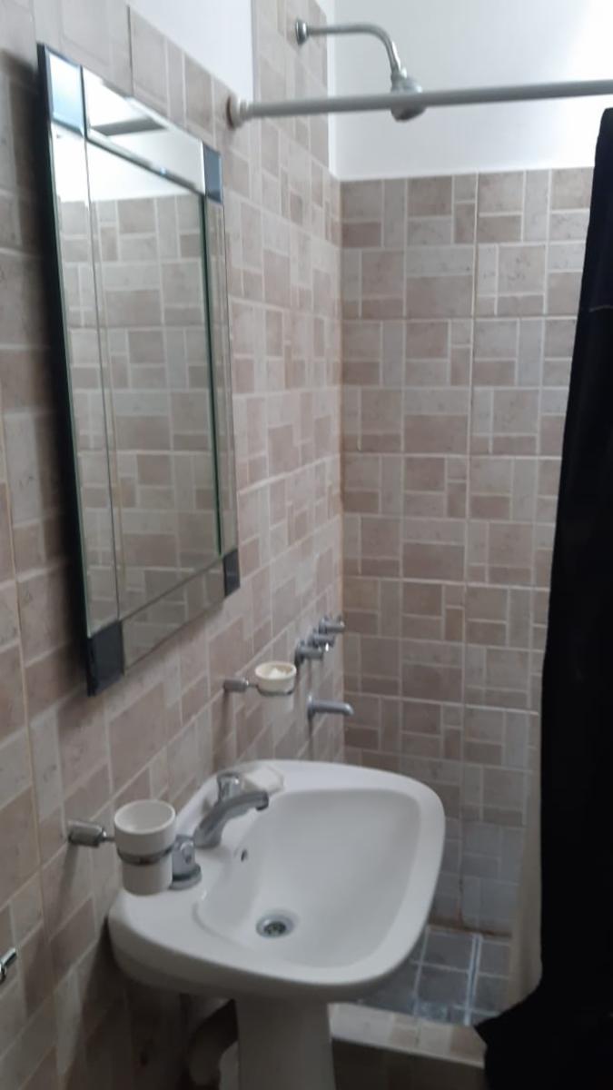 VILLA LUZURIAGA - Excelente Casa Americana 3 Amb sobre lote 10x30 — foto 7