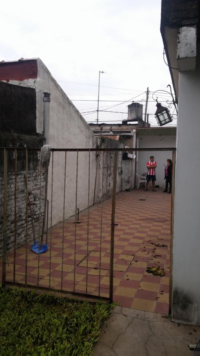 Moron - Casa Americana 4 Amb. C/garage y Fondo - Lote 8.66 x 26 Retasada Oct/21 — foto 2