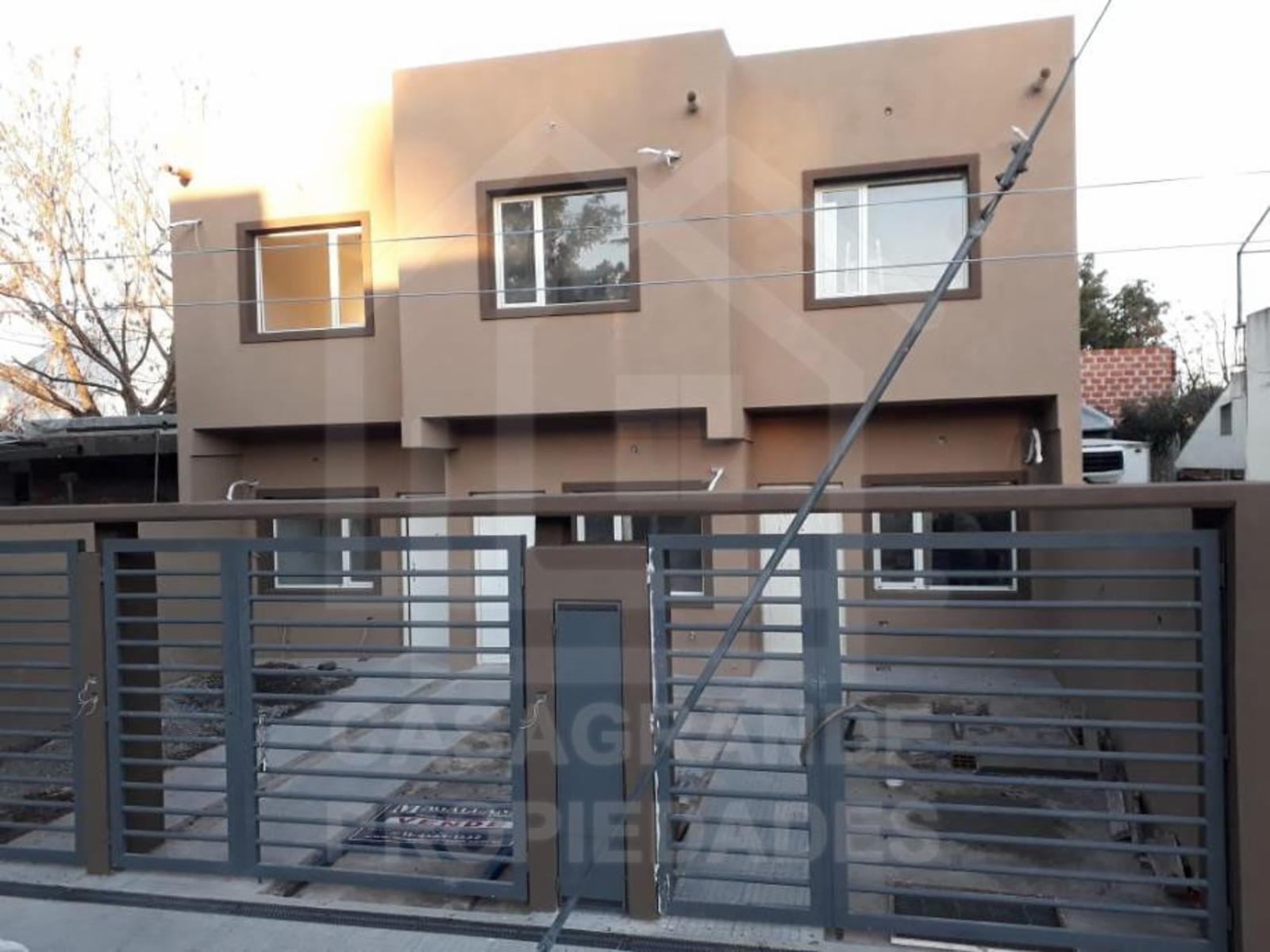 EXCELENTE DUPLEX EN VENTA — foto 2