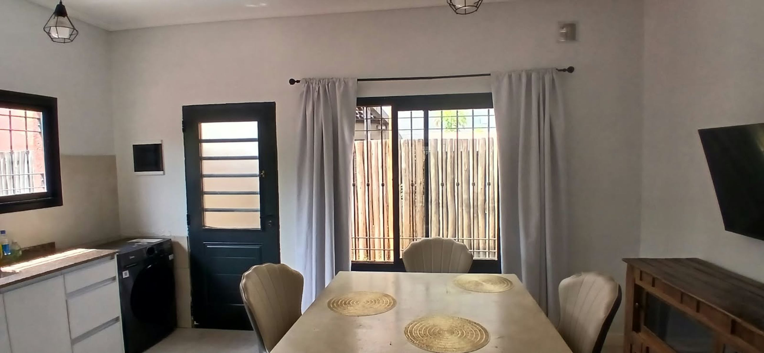 VENTA DEPARTAMENTO 3 AMBIENTES TIPO DÚPLEX CON JARDÍN. ESPACIO PARA AUTO - 4