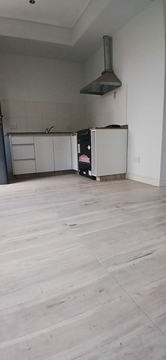DÚPLEX 2 AMBIENTES CON JARDÍN- FINANCIACIÓN — foto 2