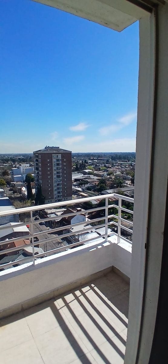 ALQUILER Hermoso monoambiente con balcón - 9