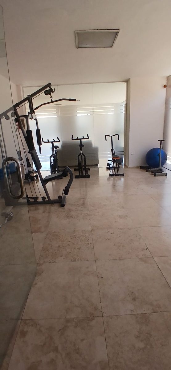ALQUILER Hermoso monoambiente con balcón - 11