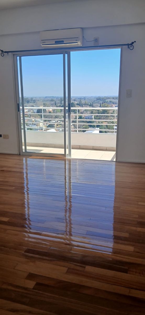 ALQUILER Hermoso monoambiente con balcón - 12