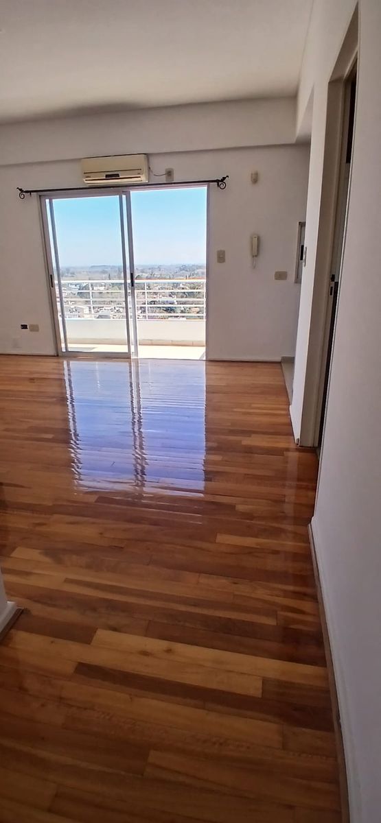 ALQUILER Hermoso monoambiente con balcón - 14