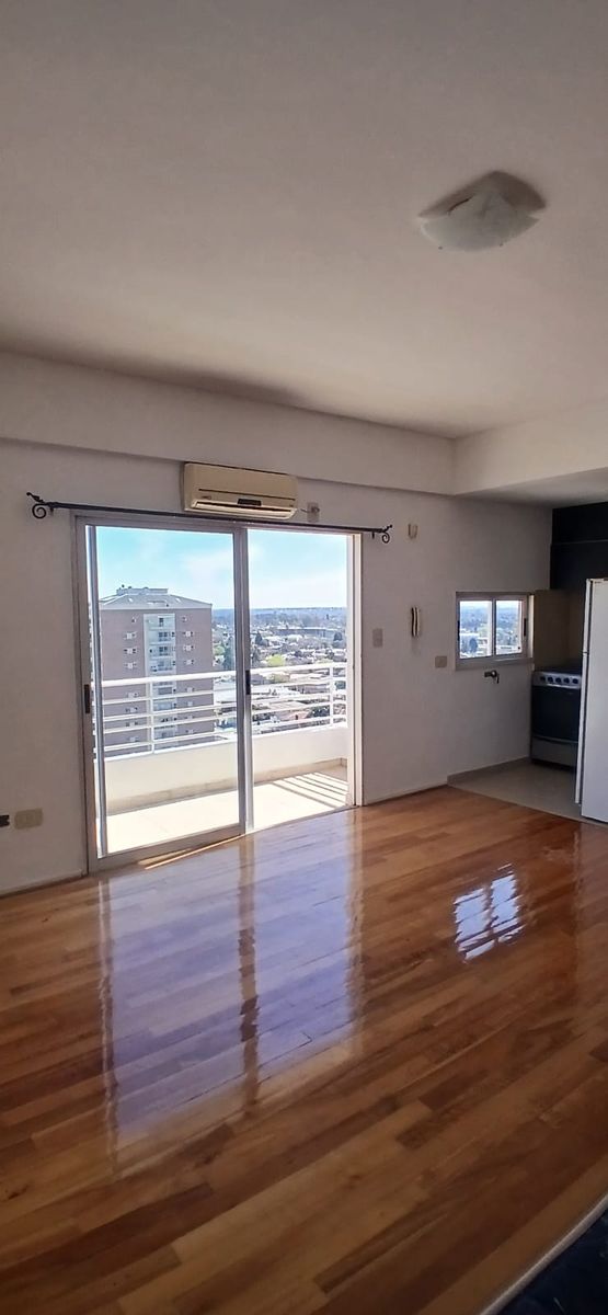 ALQUILER Hermoso monoambiente con balcón - 15