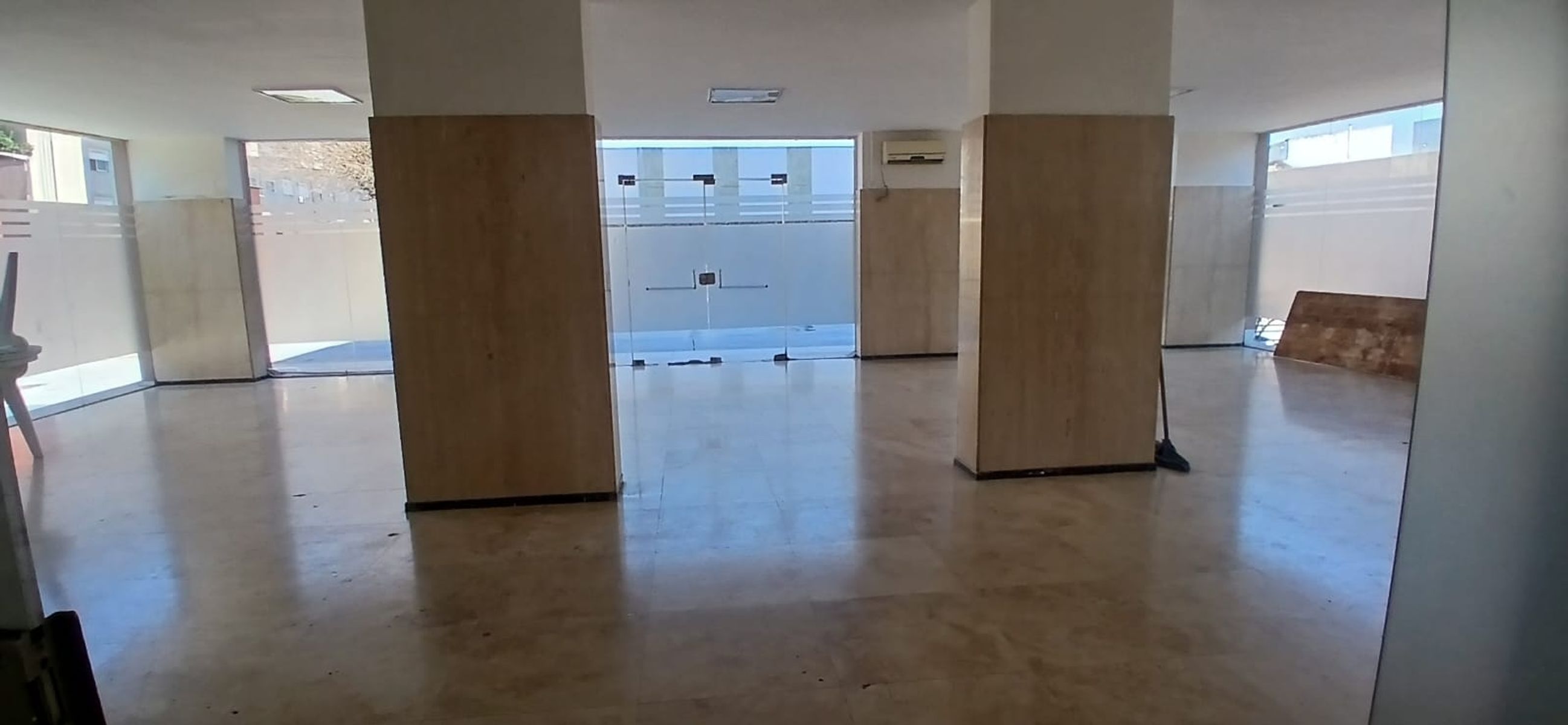 ALQUILER Hermoso monoambiente con balcón - 18