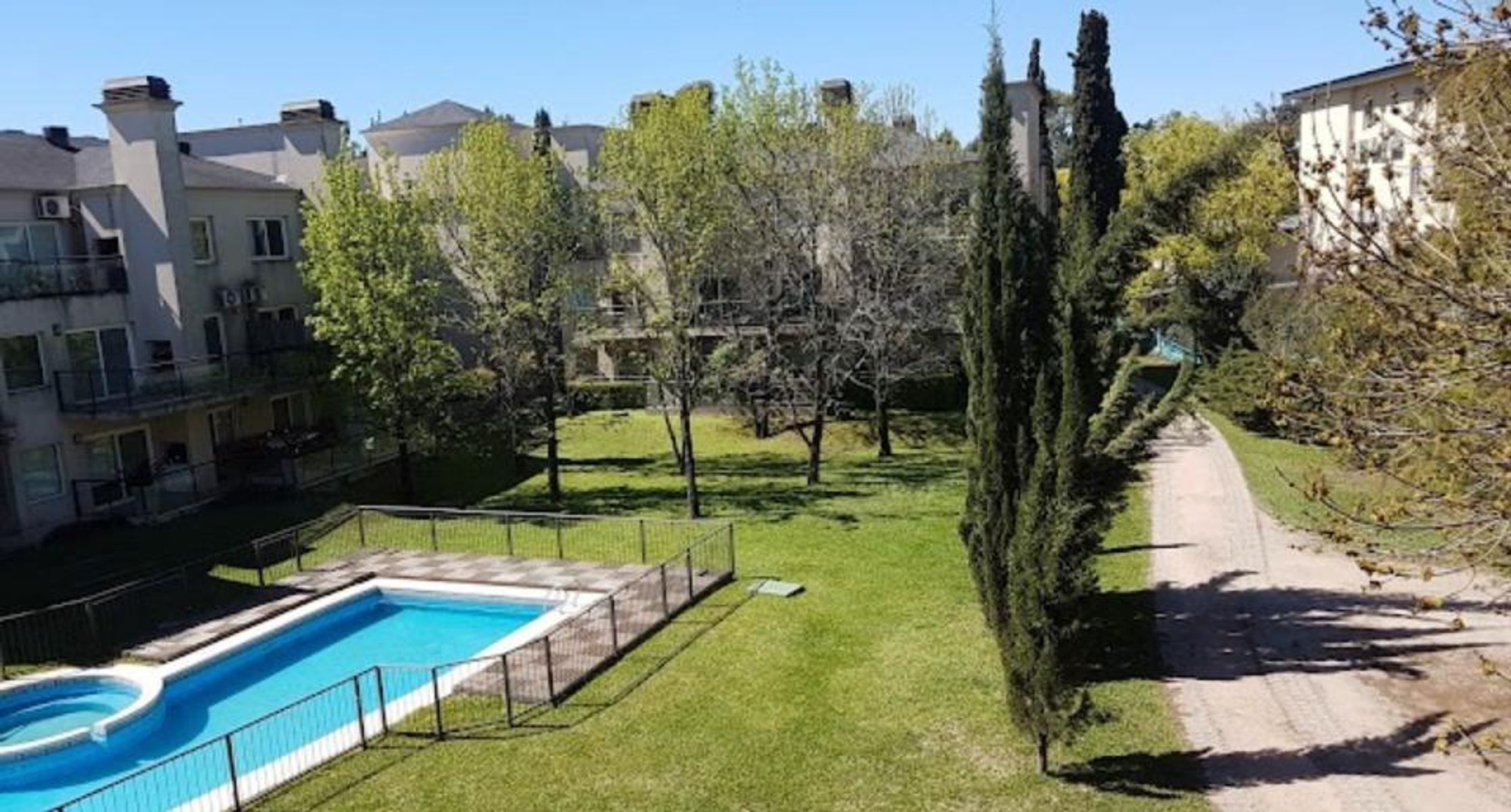 ALQUILER HERMOSO DEPARTAMENTO CON COCHERA - 6