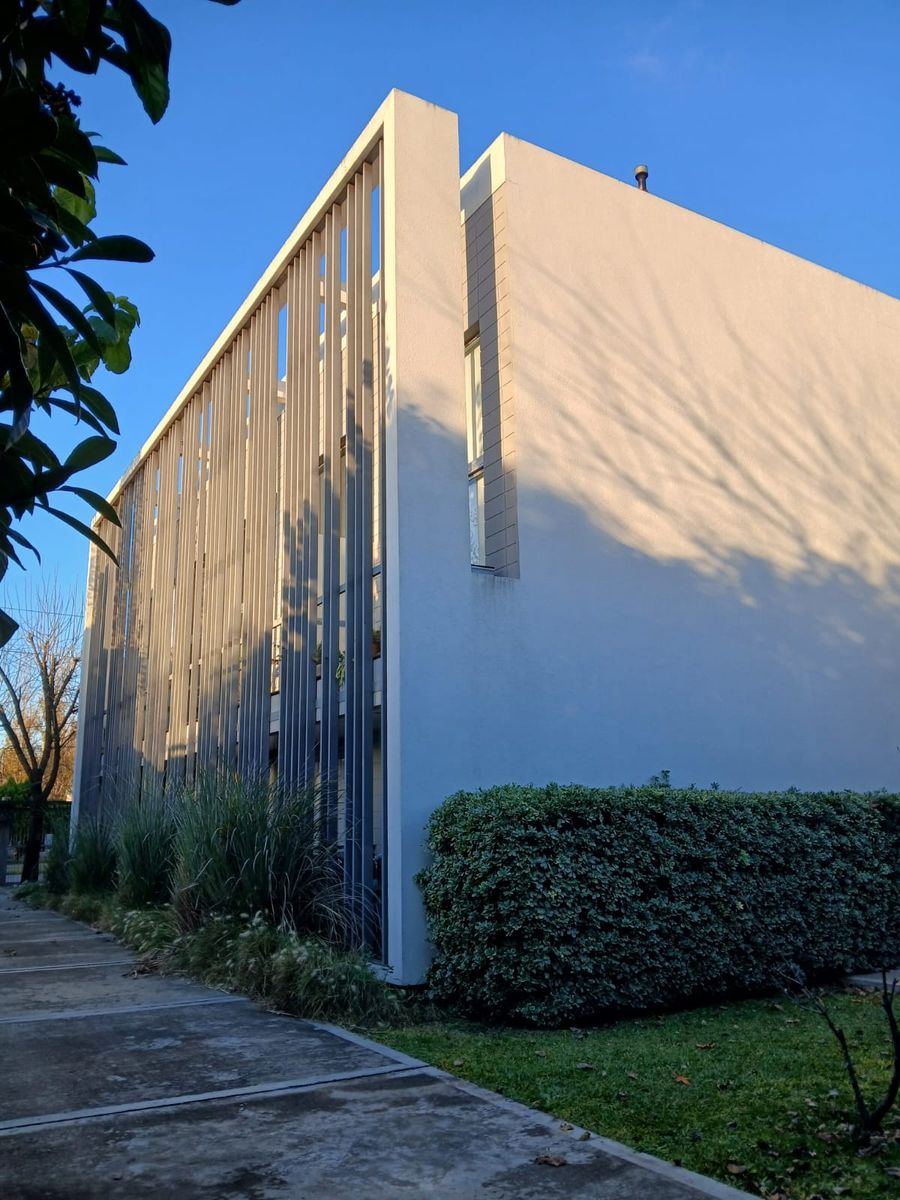 ALQUILER DÚPLEX CON BALCÓN. ESPACIO PARA AUTO. PILAR. - 5