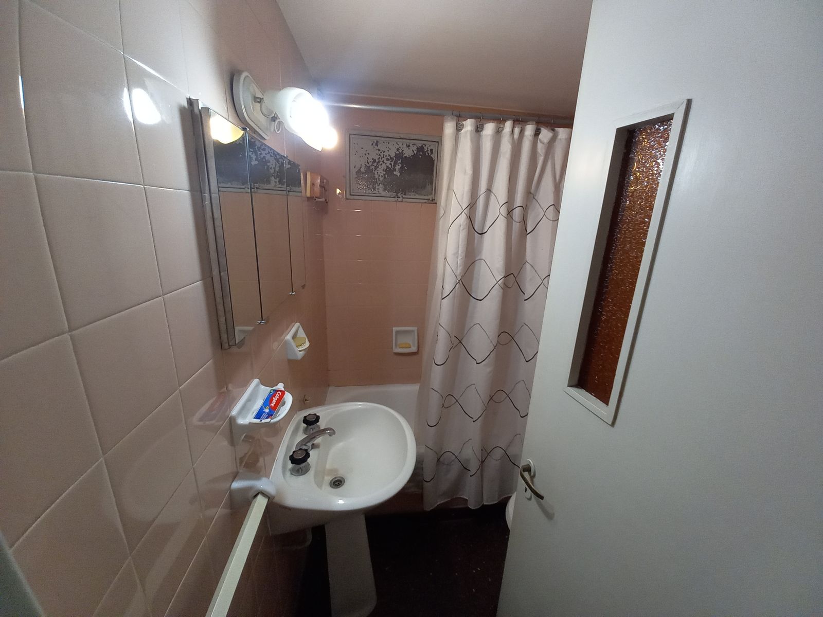 Amplio departamento un dormitorio zona macrocentro Rosario — foto 3