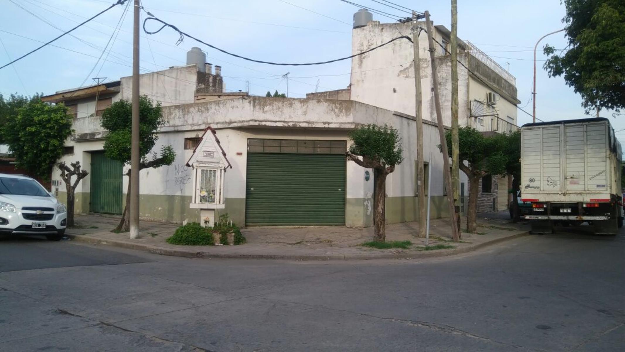 Casa a reciclar + local en esquina. Escucha ofertas — foto 10