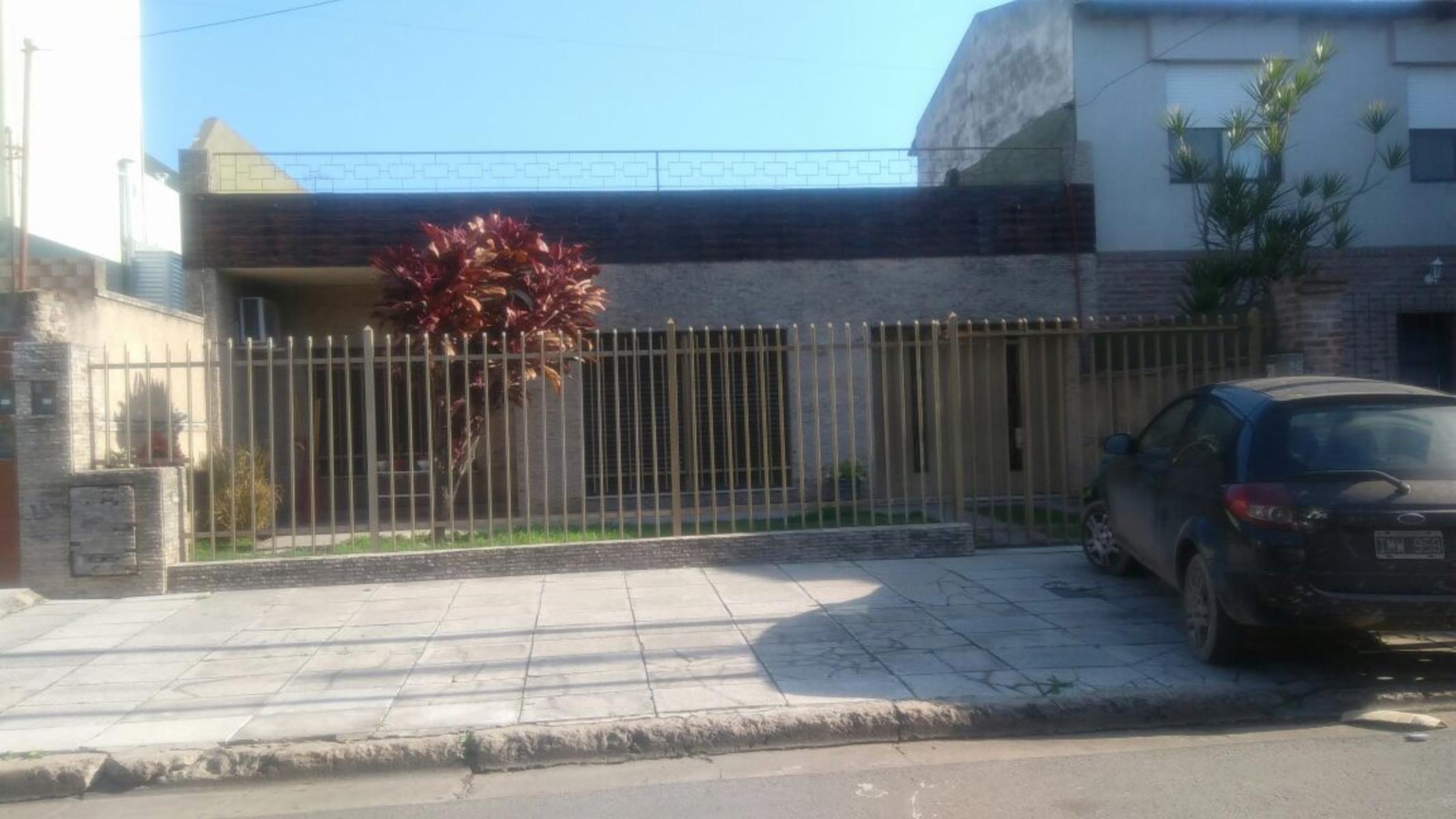 Casa en lote propio de 10x30, apta a crédito.