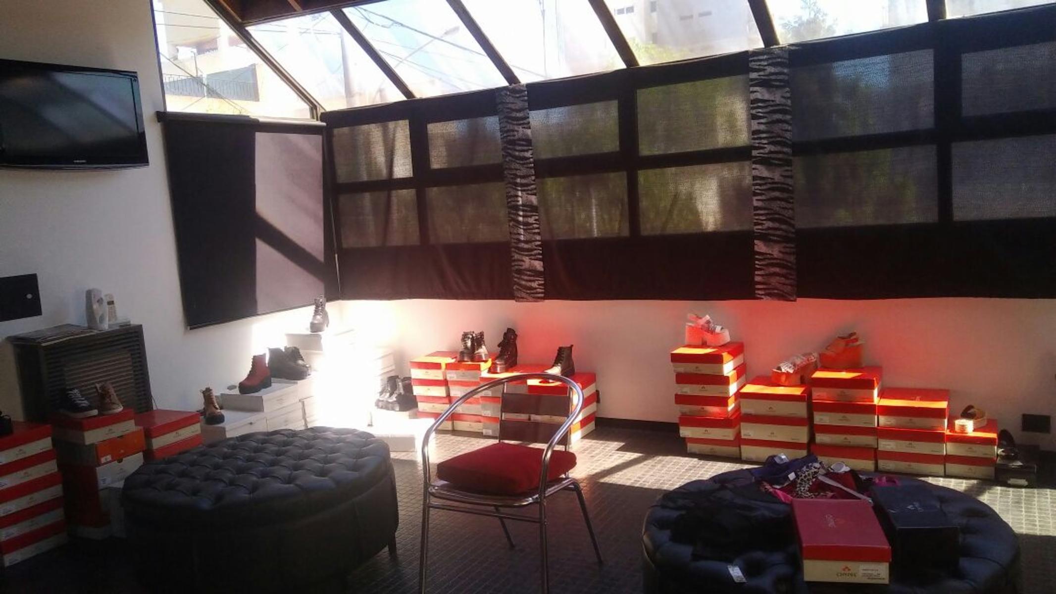 Tres casas en lote de 10 x 50, venta conjunta. Todas en excelente estado y detalles de categoria — foto 10