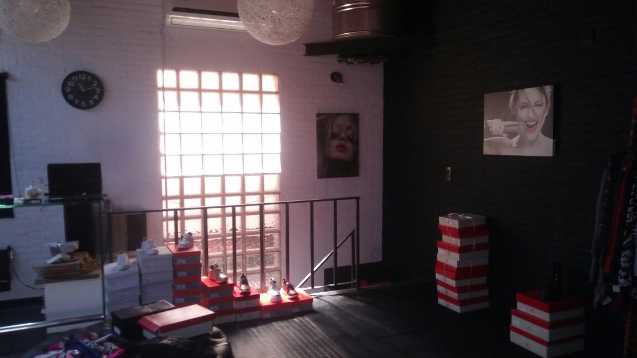 Tres casas en lote de 10 x 50, venta conjunta. Todas en excelente estado y detalles de categoria — foto 12