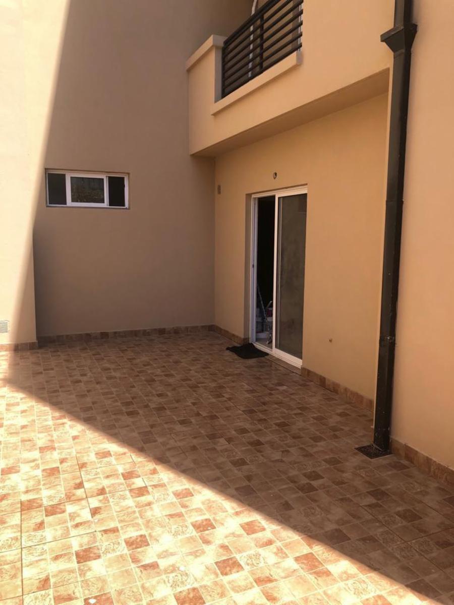 Departamento de 2 ambientes en planta baja con patio y dos cocheras — foto 2