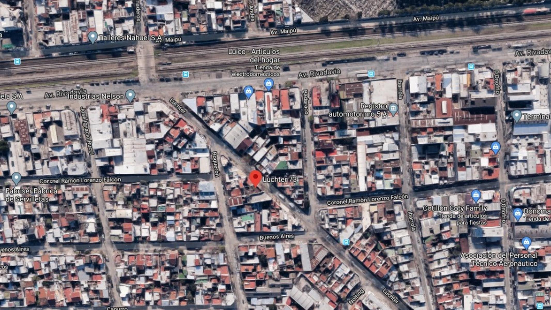 Lote a media cuadra de avenida Rivadavia - 2