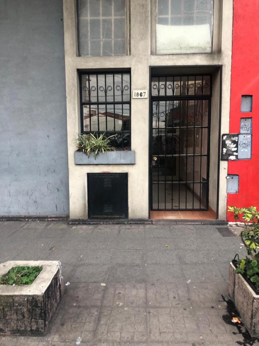 Departamento 4 ambientes en segundo piso contra frente. — foto 3
