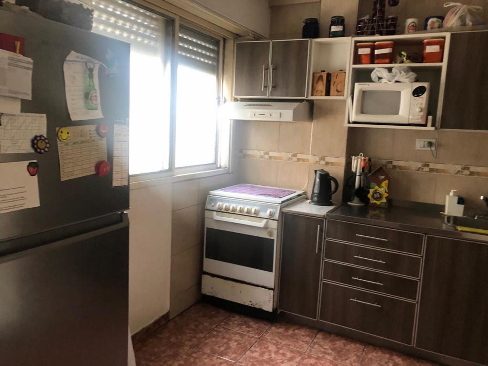 Departamento 4 ambientes en segundo piso contra frente. — foto 5
