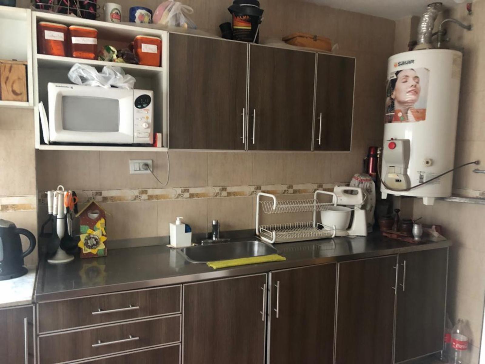 Departamento 4 ambientes en segundo piso contra frente. — foto 8